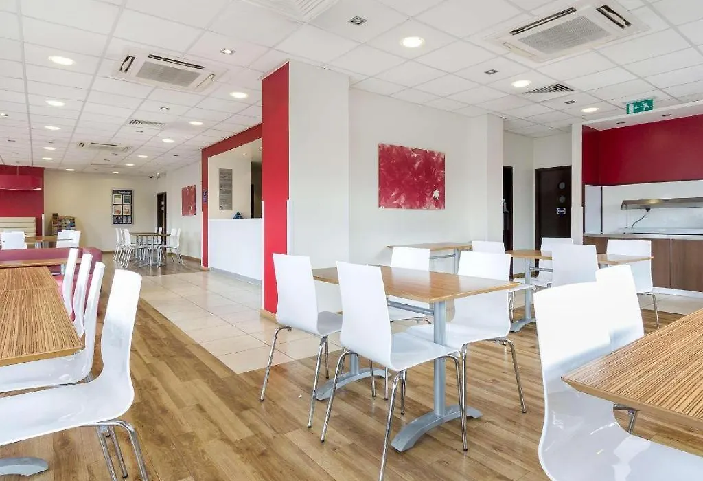 Travelodge Camberley Central-1