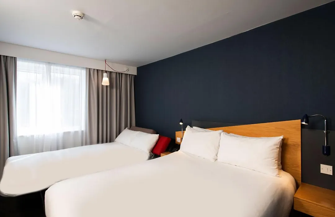 Holiday Inn Express Swindon West By Ihg-1