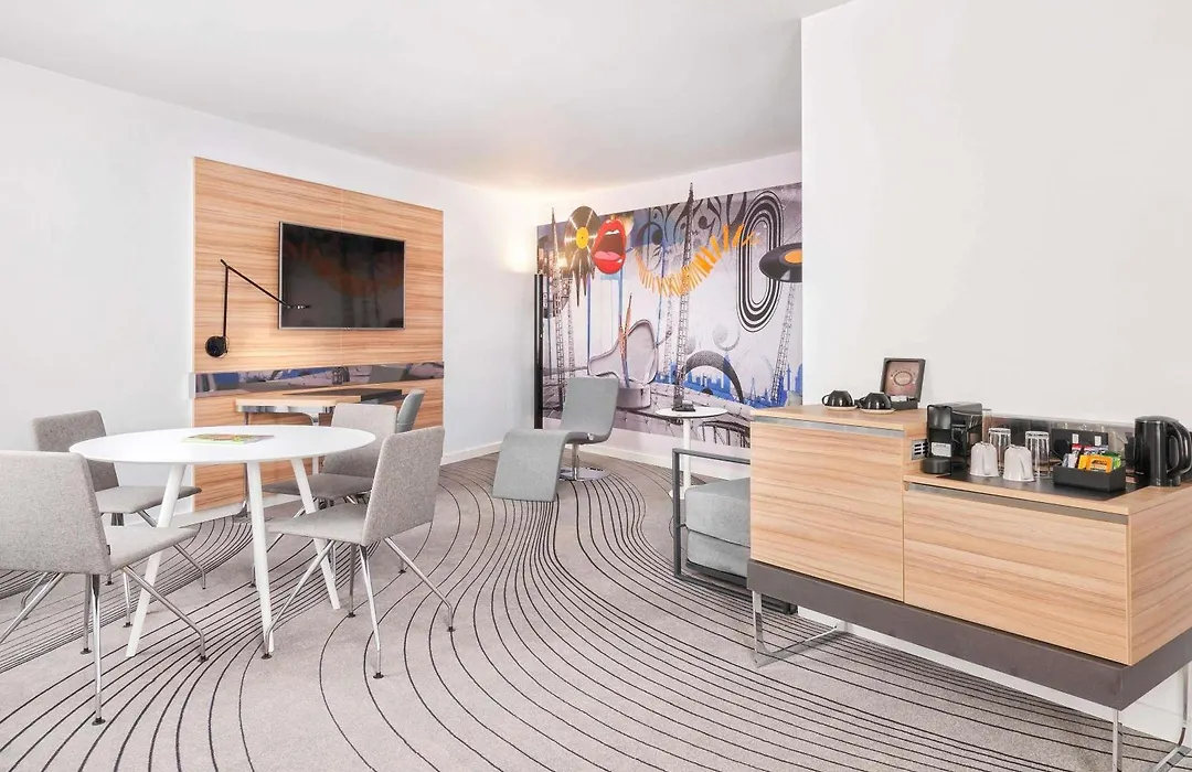 Novotel London Excel-1