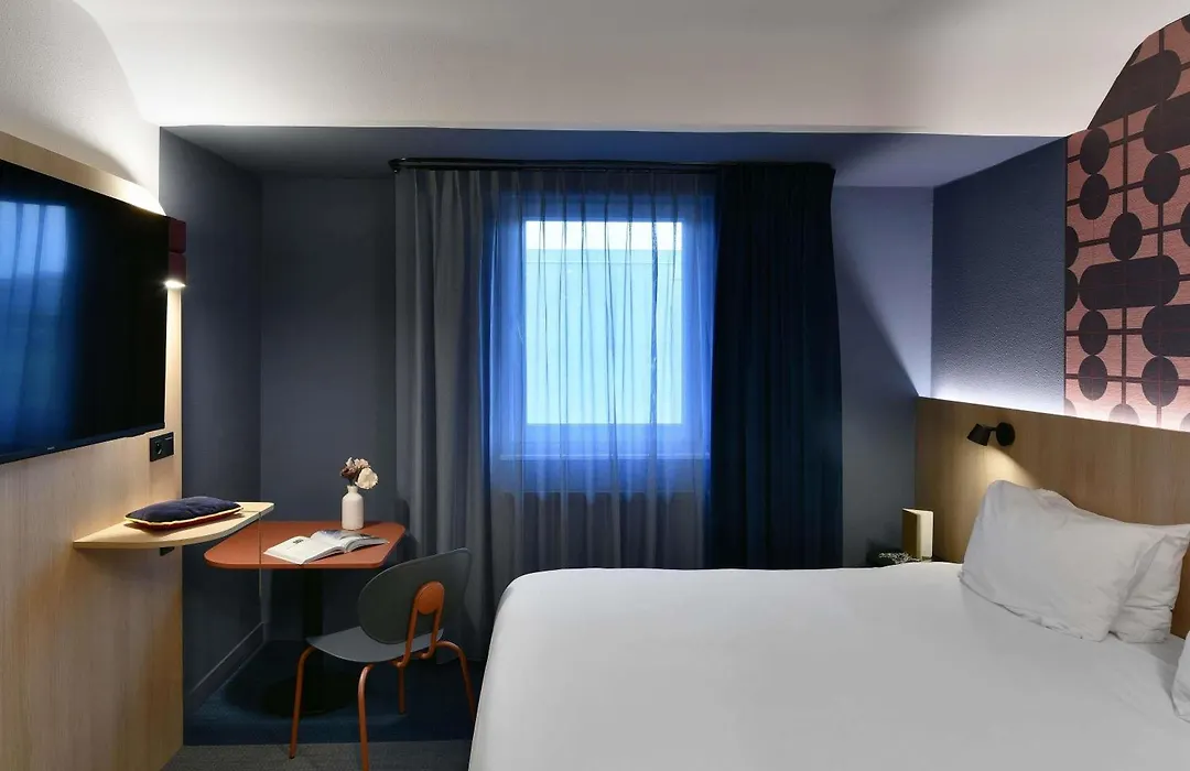 Aero44 Hotel Charleroi Airport-1