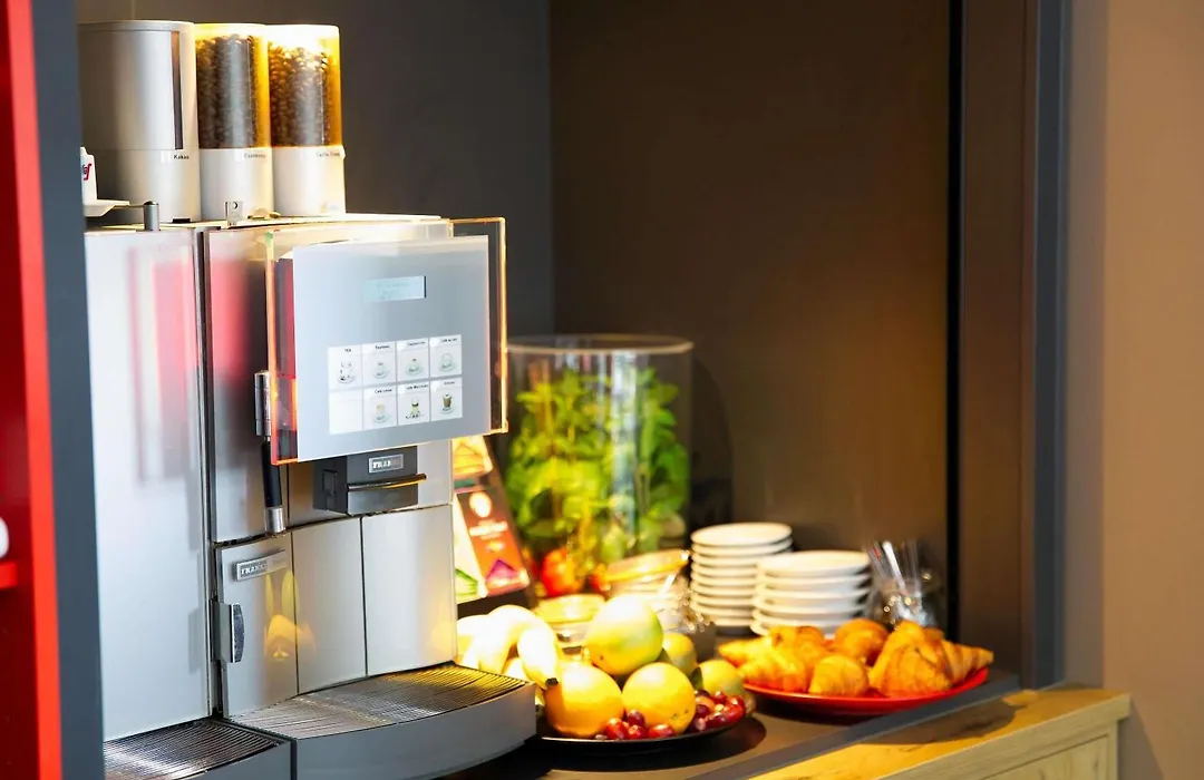 Ibis Koeln Messe-1
