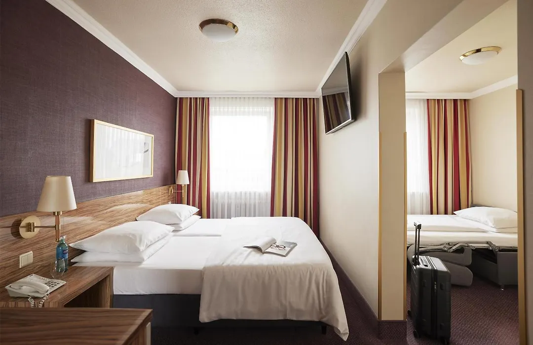 Best Western Raphael Hotel Altona-1