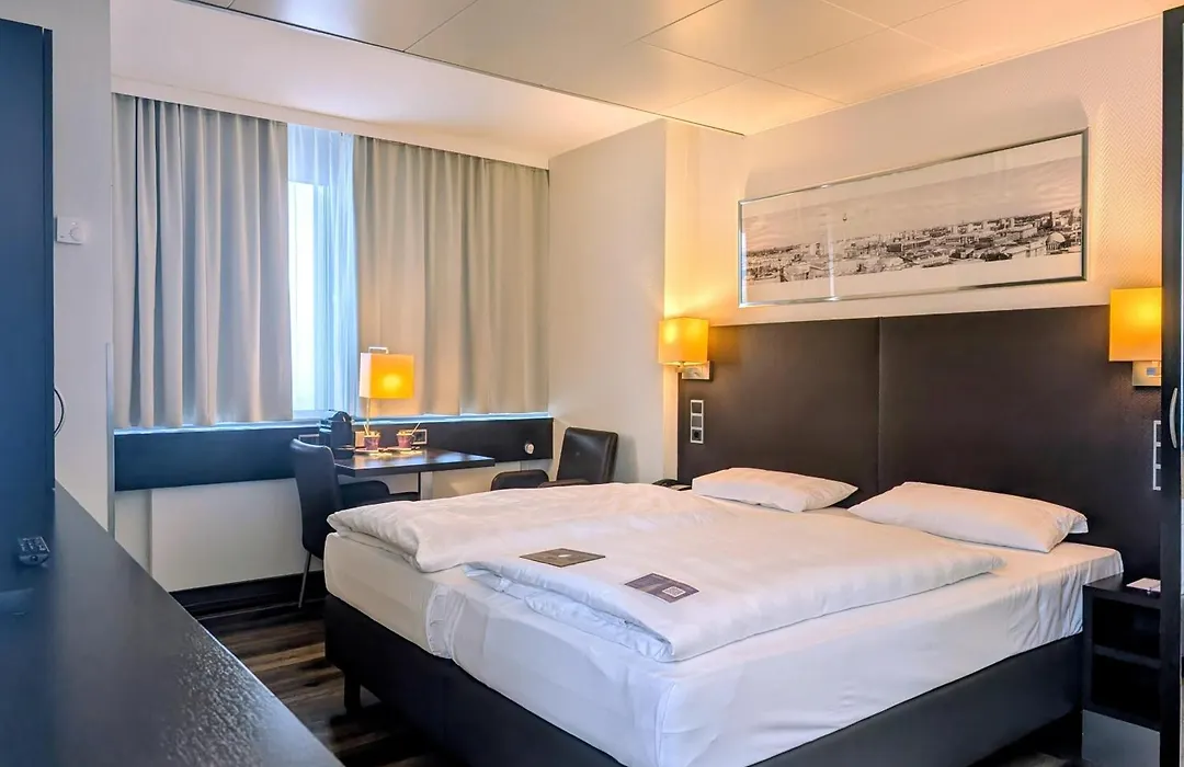 Park Inn By Radisson Berlin Alexanderplatz-1