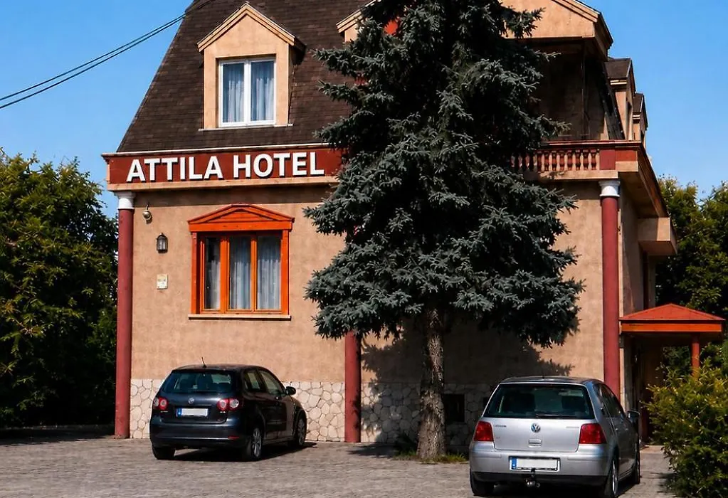 Attila hotel y restaurante-1