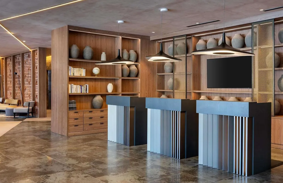 Novotel Valencia Lavant-1
