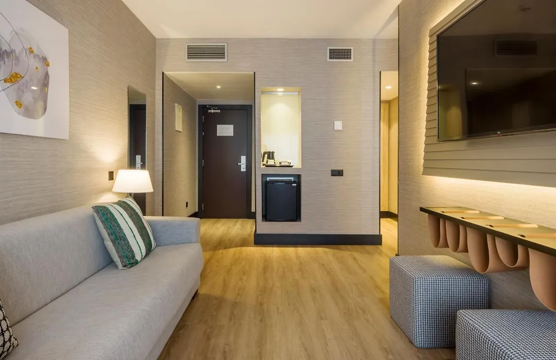 Ilunion Suites Madrid-1