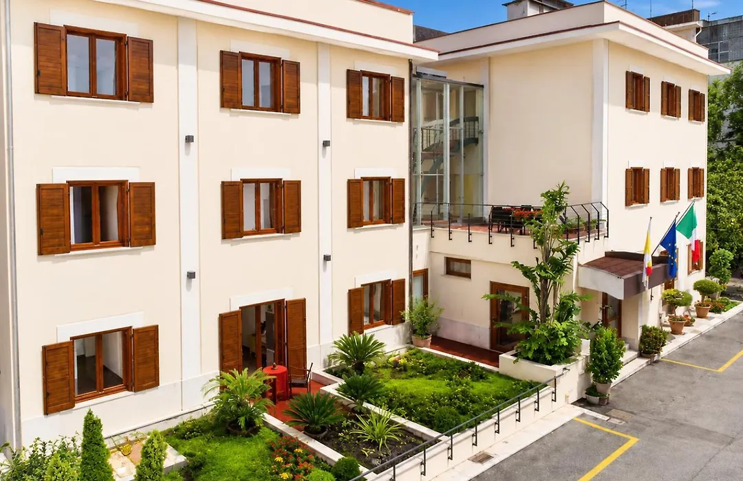 Hotel Diana-1