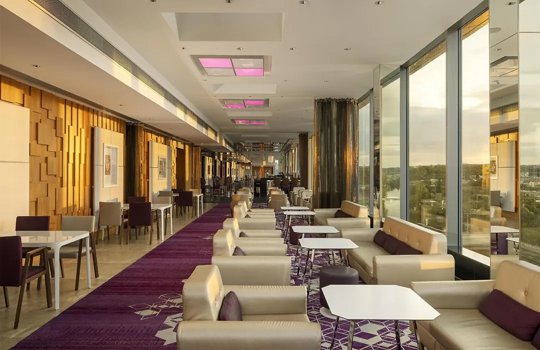 Hilton Prague Atrium-1