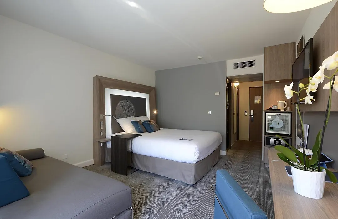 Novotel Avignon Nord-1
