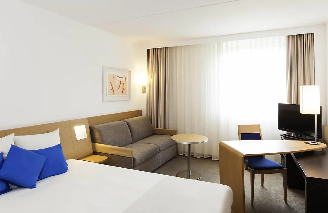 Novotel Chartres-1