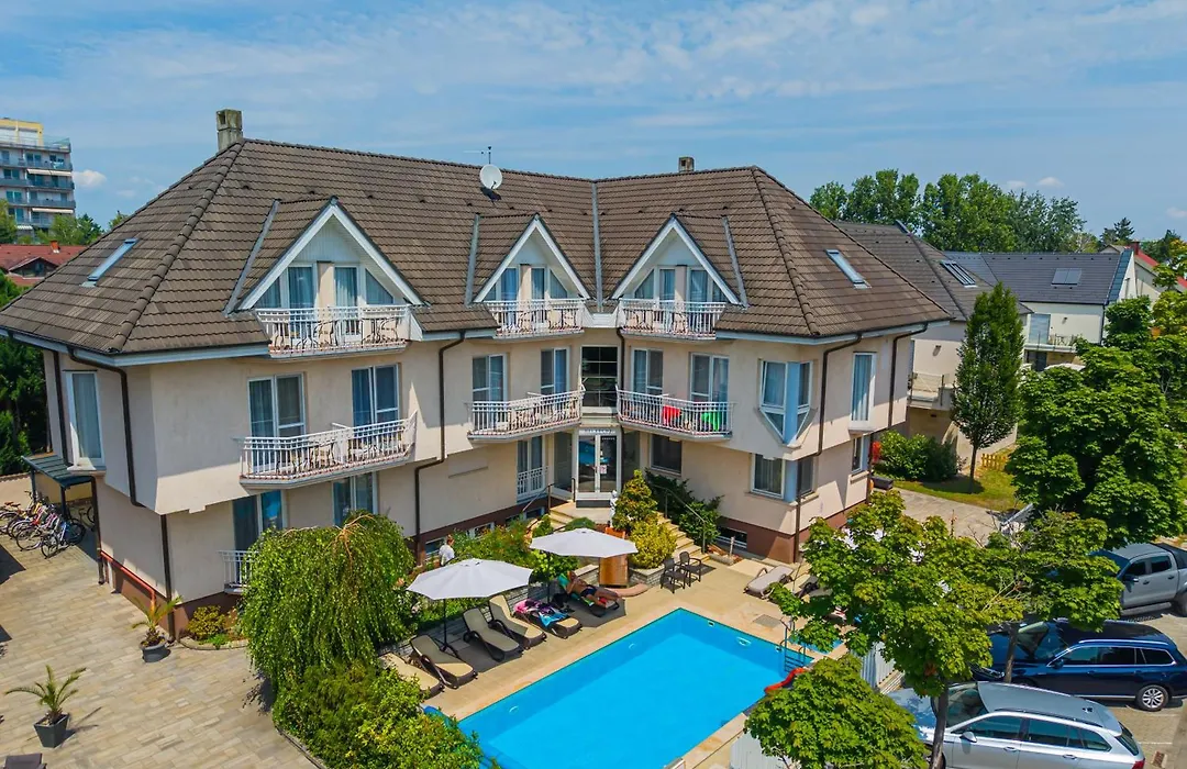 Hotel Diana-1
