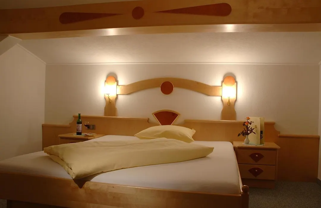 Alpenherz Hotel Garni-1