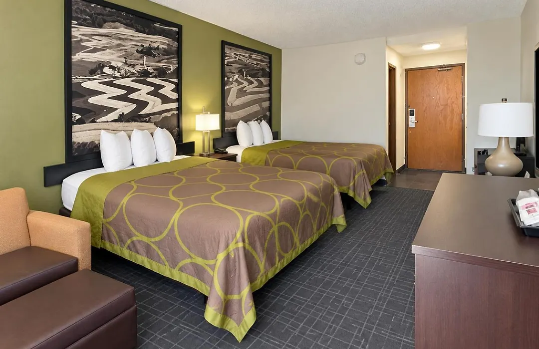 Super 8 By Wyndham Madison South-1