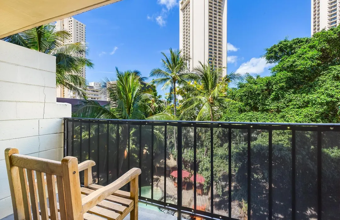 Castle Bamboo Waikiki Hotel-1