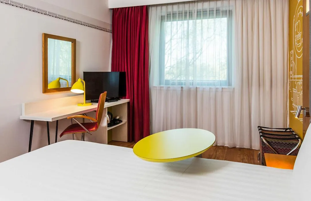 Ibis Styles Crewe-1