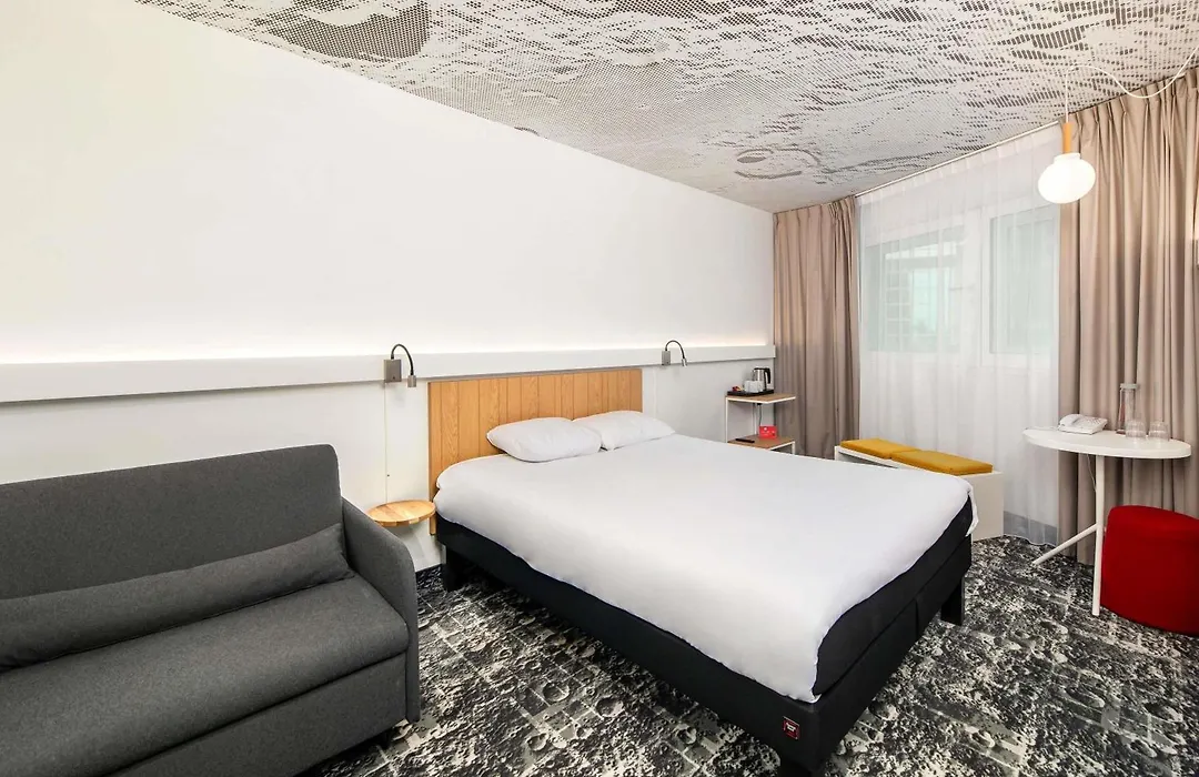 Ibis Warszawa Centrum-1