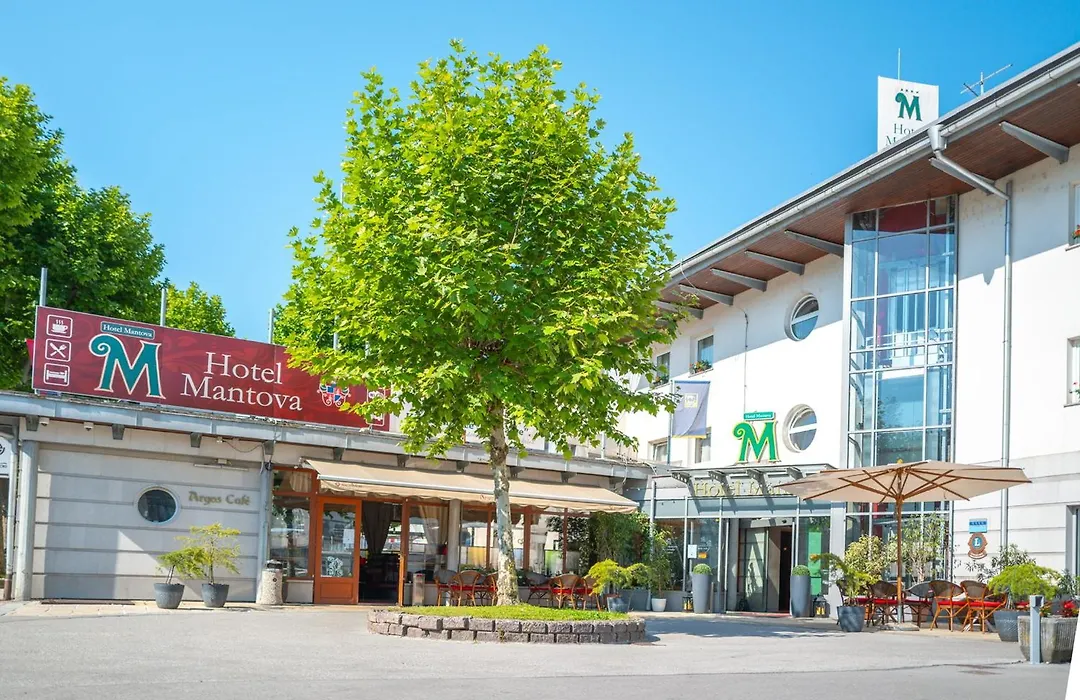Hotel Mantova Vrhnika-1