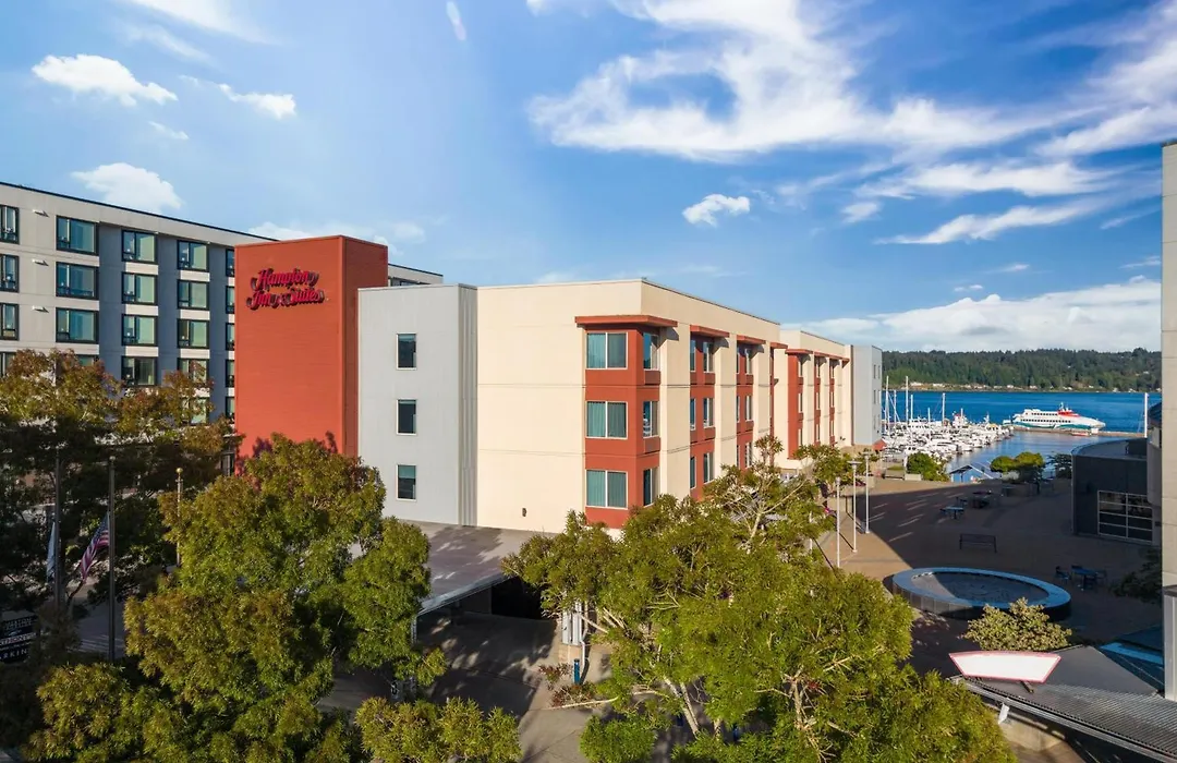 Hampton Inn & Suites Bremerton-1