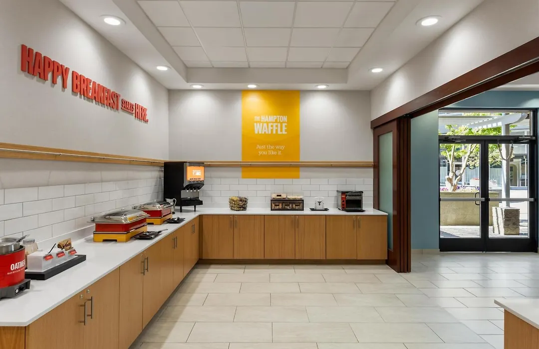 Hampton Inn & Suites Bremerton-1