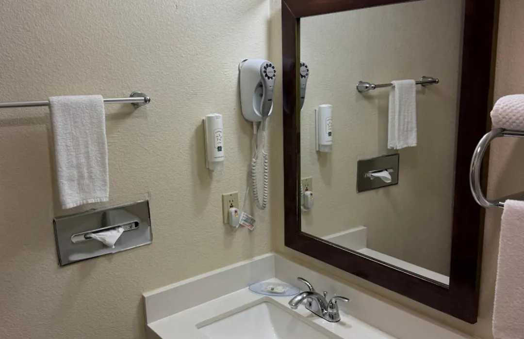 Quality Inn & Suites Grand Prairie South-1