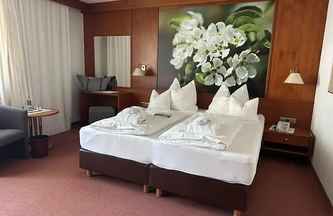 Gartenhotel Crystal-1