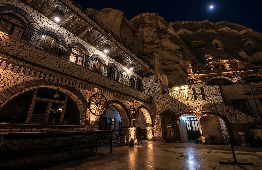 Elite Cave Suites-1