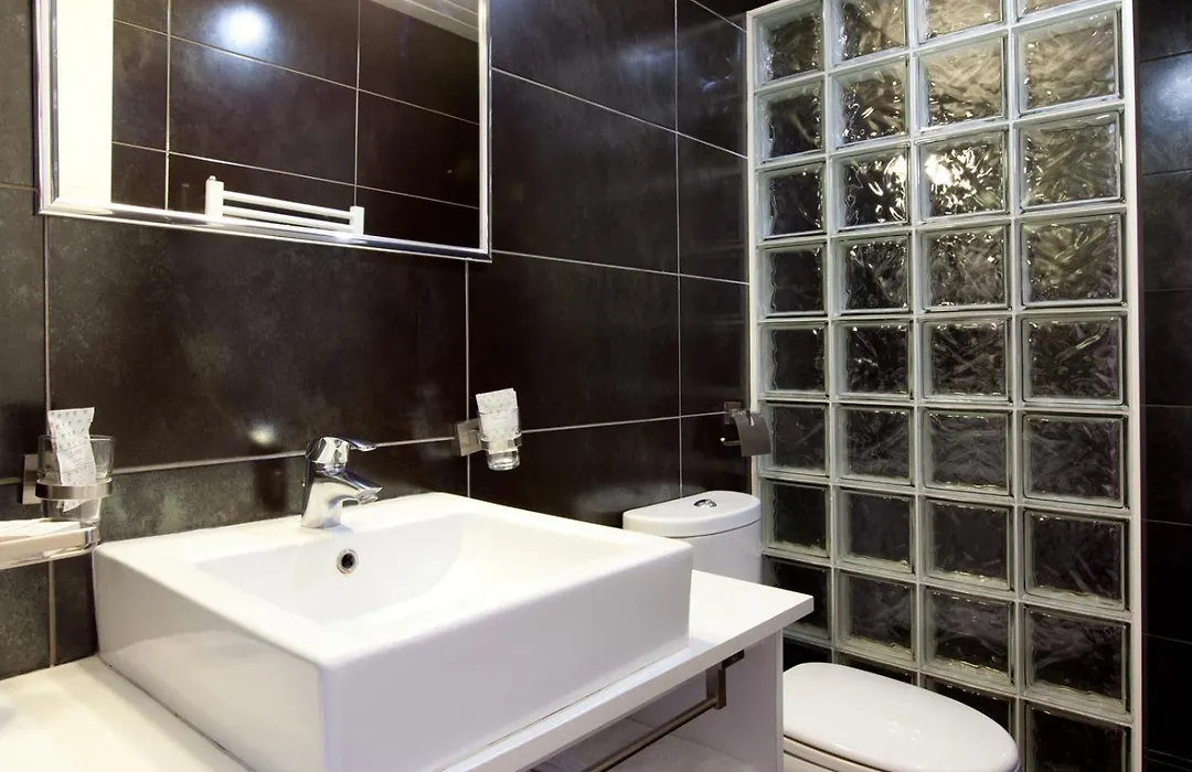 Hotel Cosmotel Marais Republique Paris-1