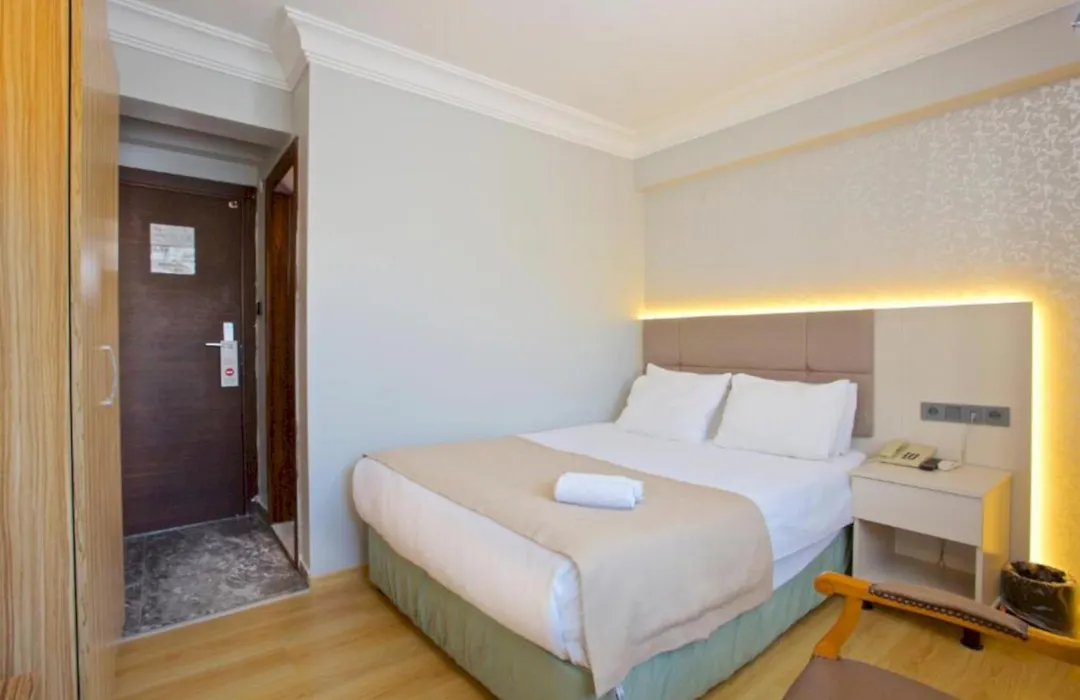 Grand Ant Hotel-1
