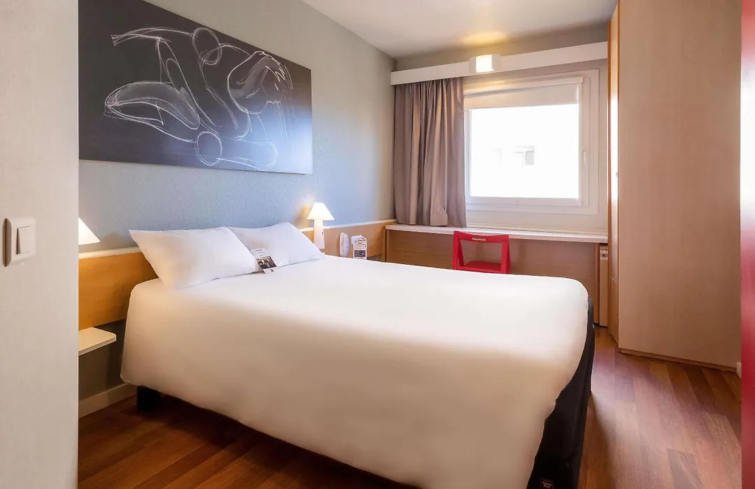 Ibis Elche-1