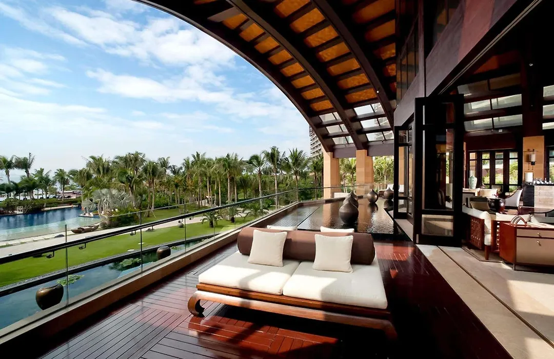 Pullman Oceanview Sanya Bay Resort & Spa-1