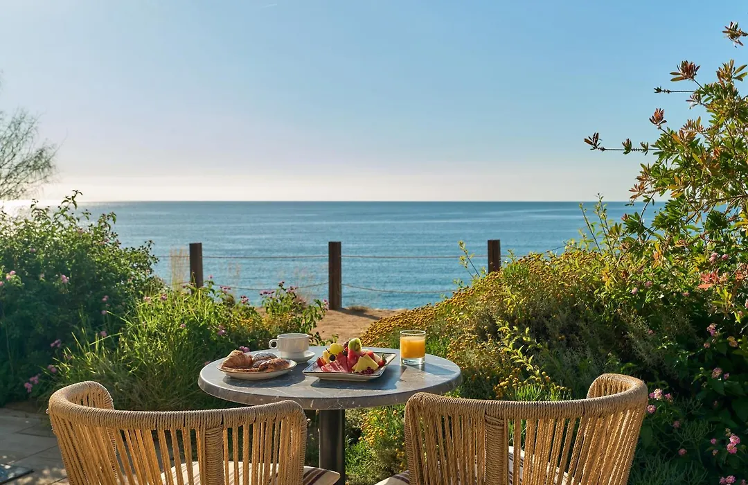 Fergus Cap Roig-1