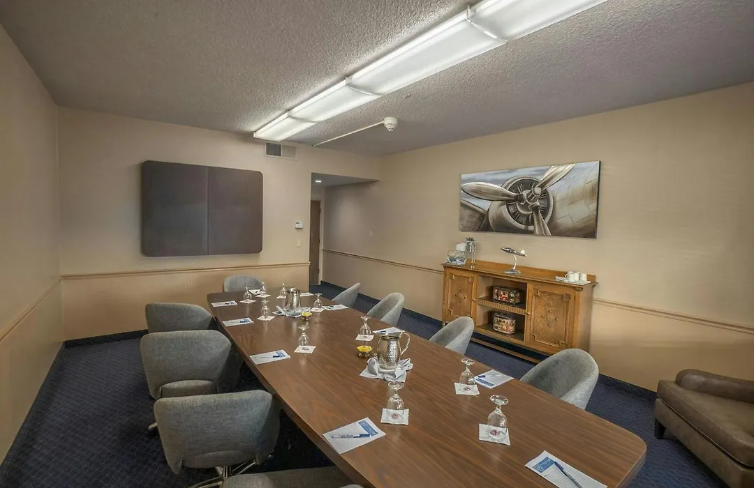 Piccadilly Inn Airport-1