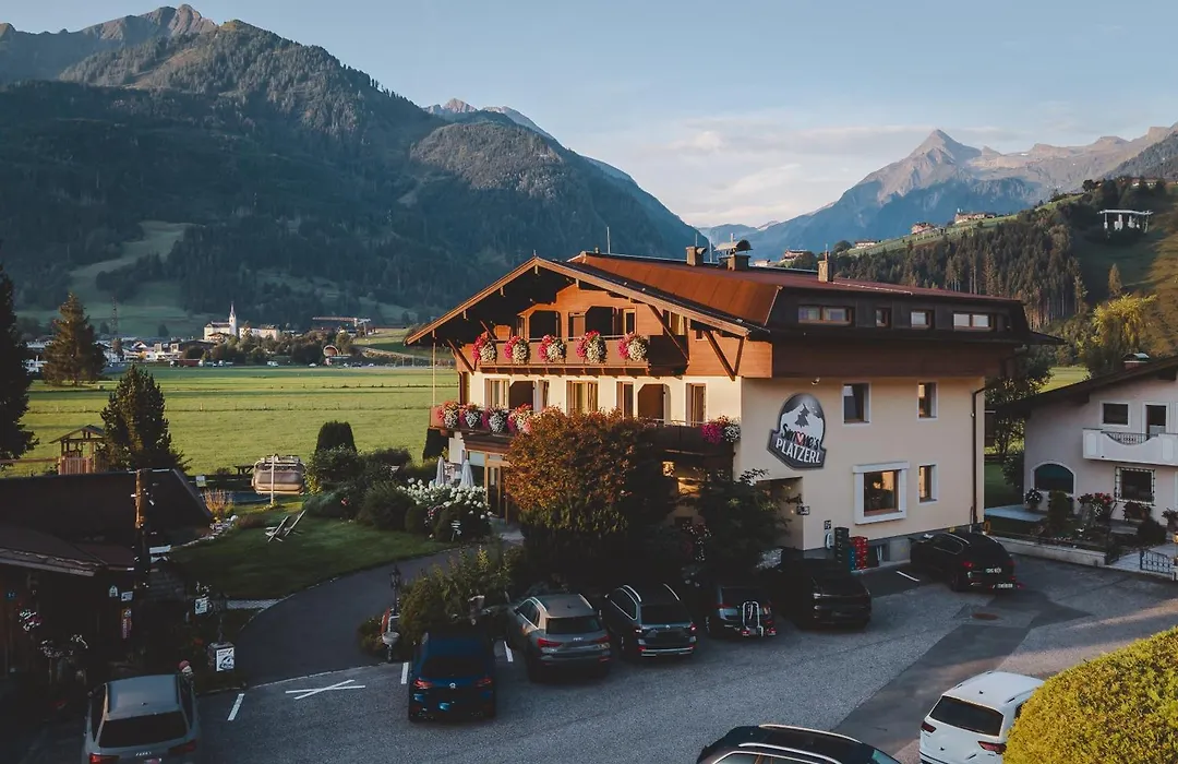 Simone'S Platzerl - Inklusive Taeglichem Freien Eintritt Tauern Spa - Nur 5 Gehminuten, Sommerkarte, Privatem Garten Mit Schwimmteich, Grill Und Saunabereich-1