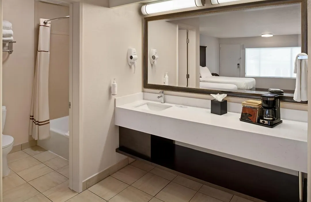 Cortona Inn And Suites Anaheim Resort-1