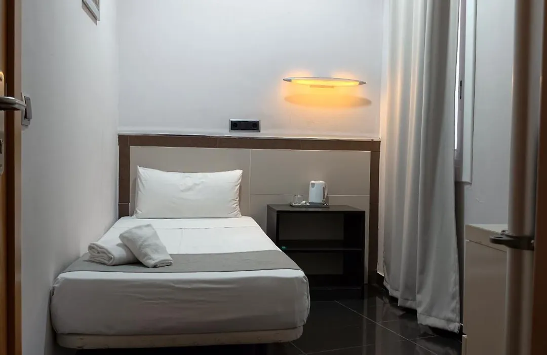 Hostal Levante Barcelona-1
