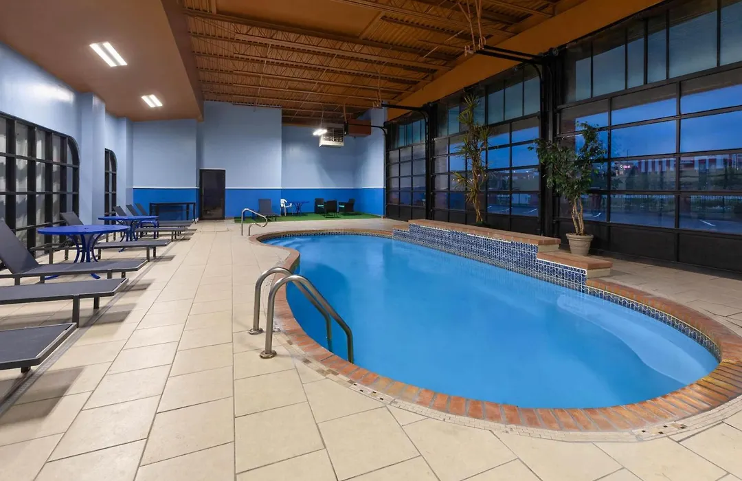 Days Inn & Suites By Wyndham Festus-1