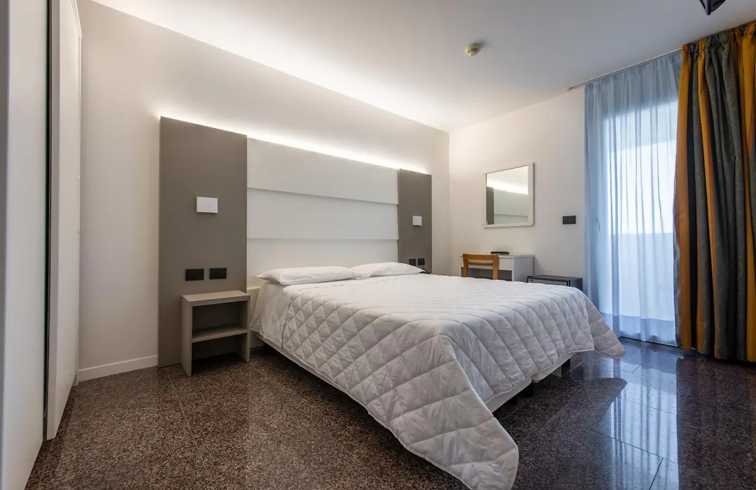 Hotel Consuelo-1