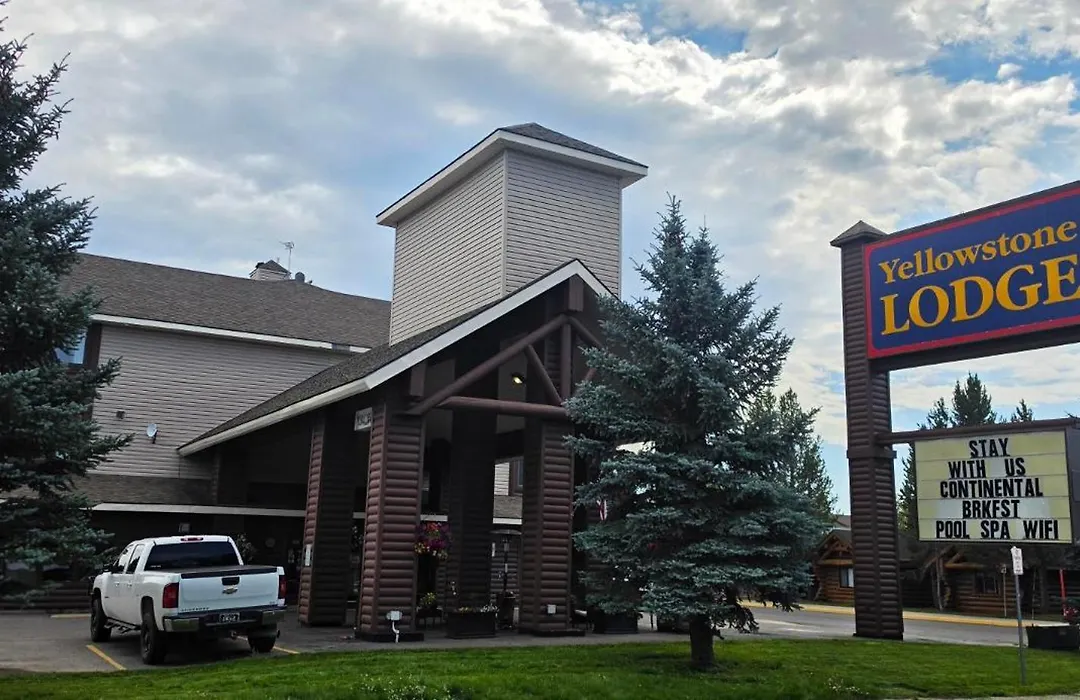 Yellowstone Lodge-1