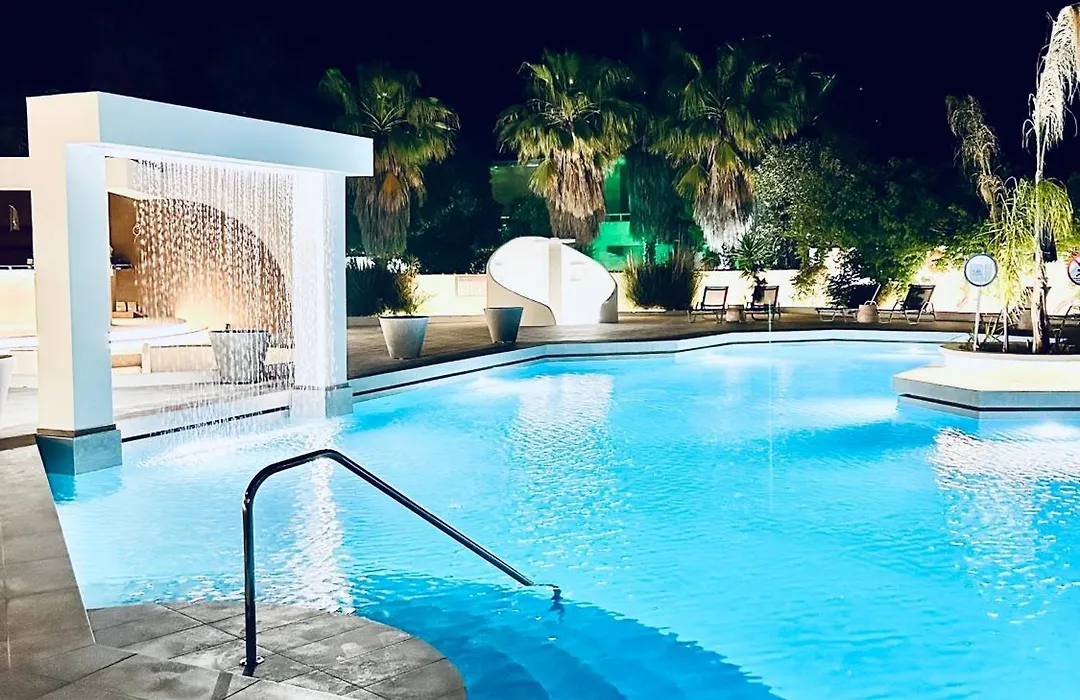 Happy Days Hotel, Adults Only-1