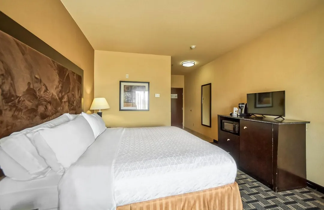 Holiday Inn Express And Suites Beeville By Ihg-1
