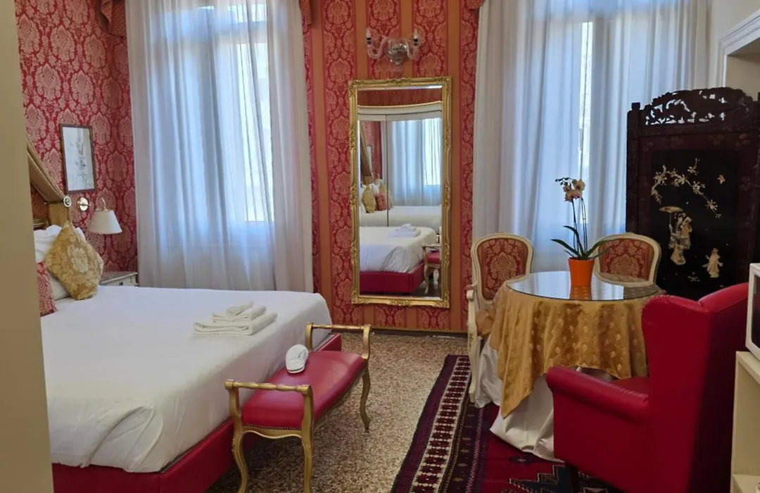 Friendly Venice Suites-1