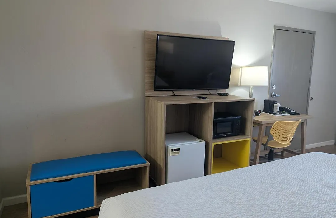 Days Inn By Wyndham Bullhead City-1