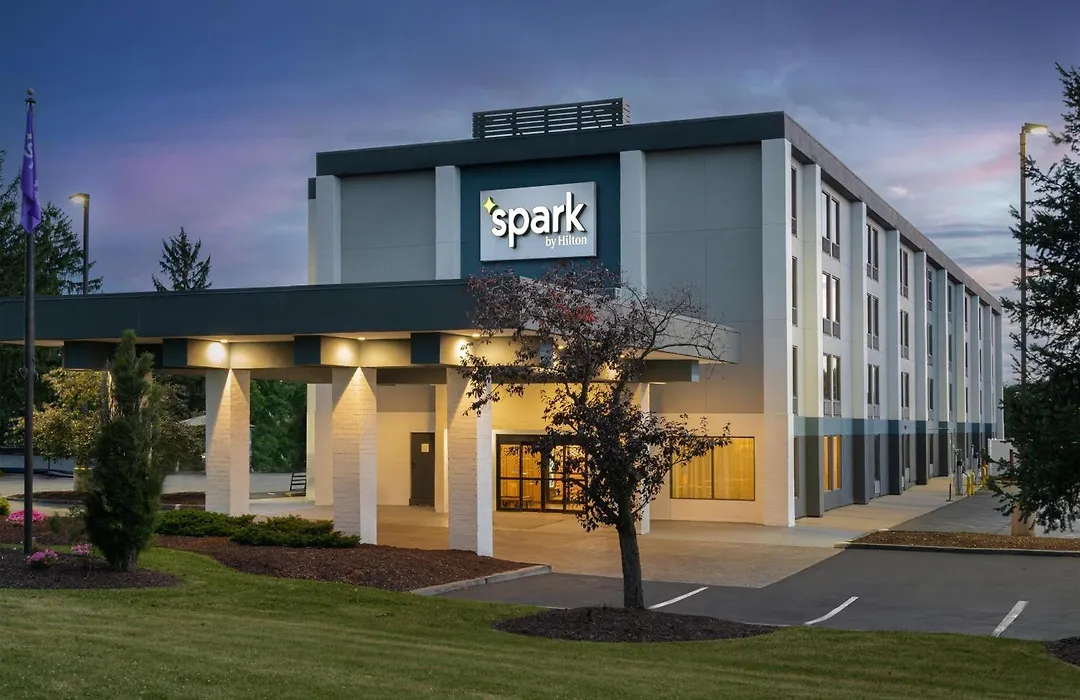 Spark By Hilton Syracuse Carrier Circle-1