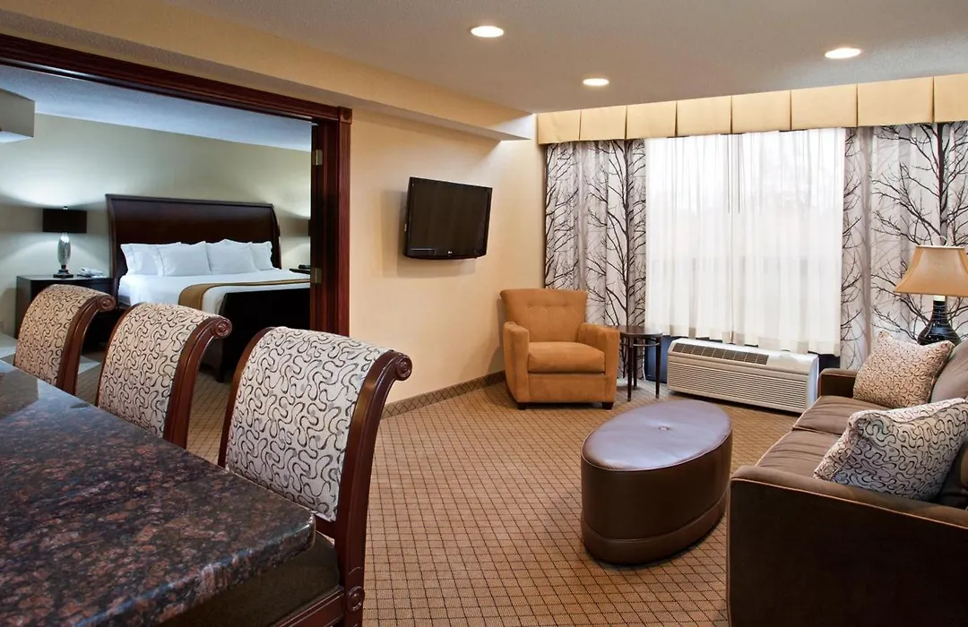 Holiday Inn Express & Suites Wadsworth By Ihg-1