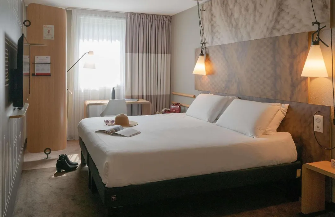 Ibis Lyon Caluire Cite Internationale-1