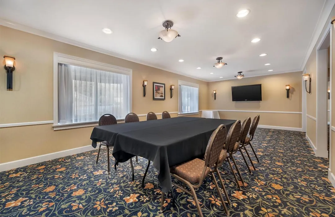 Best Western Plus Columbia River Hotel-1