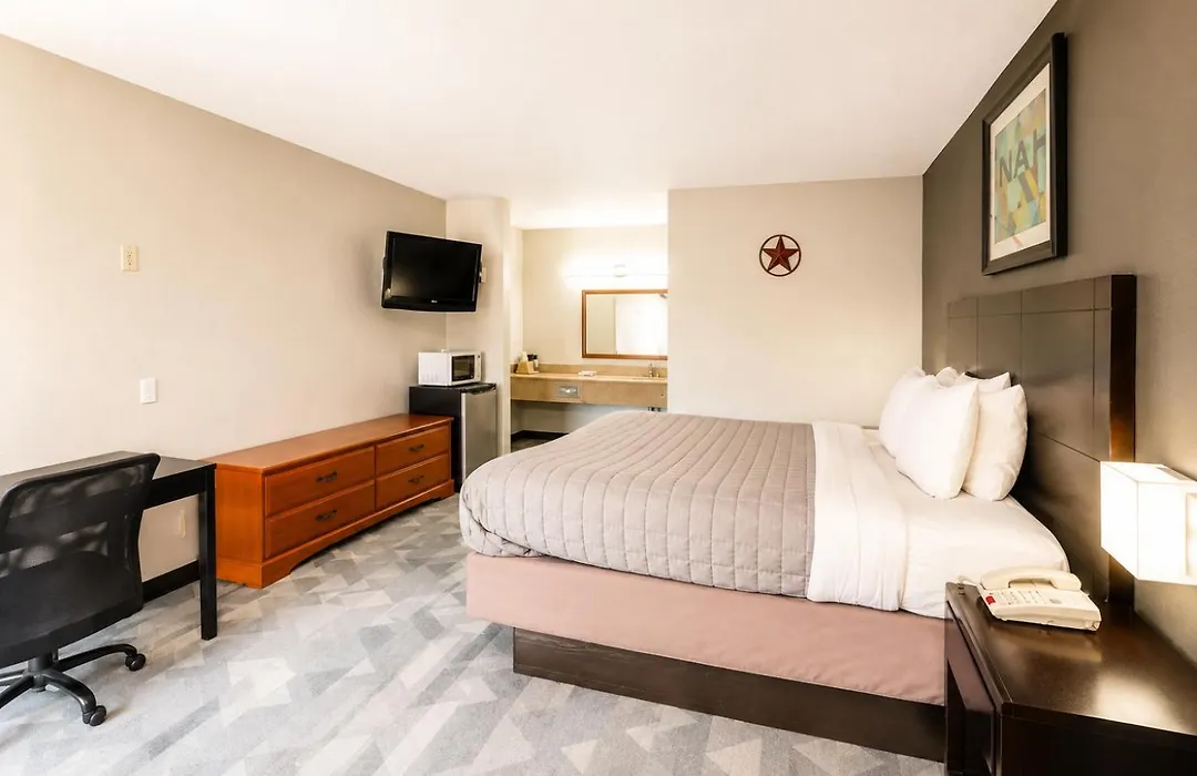 Freer Executive Inn And Studios-1