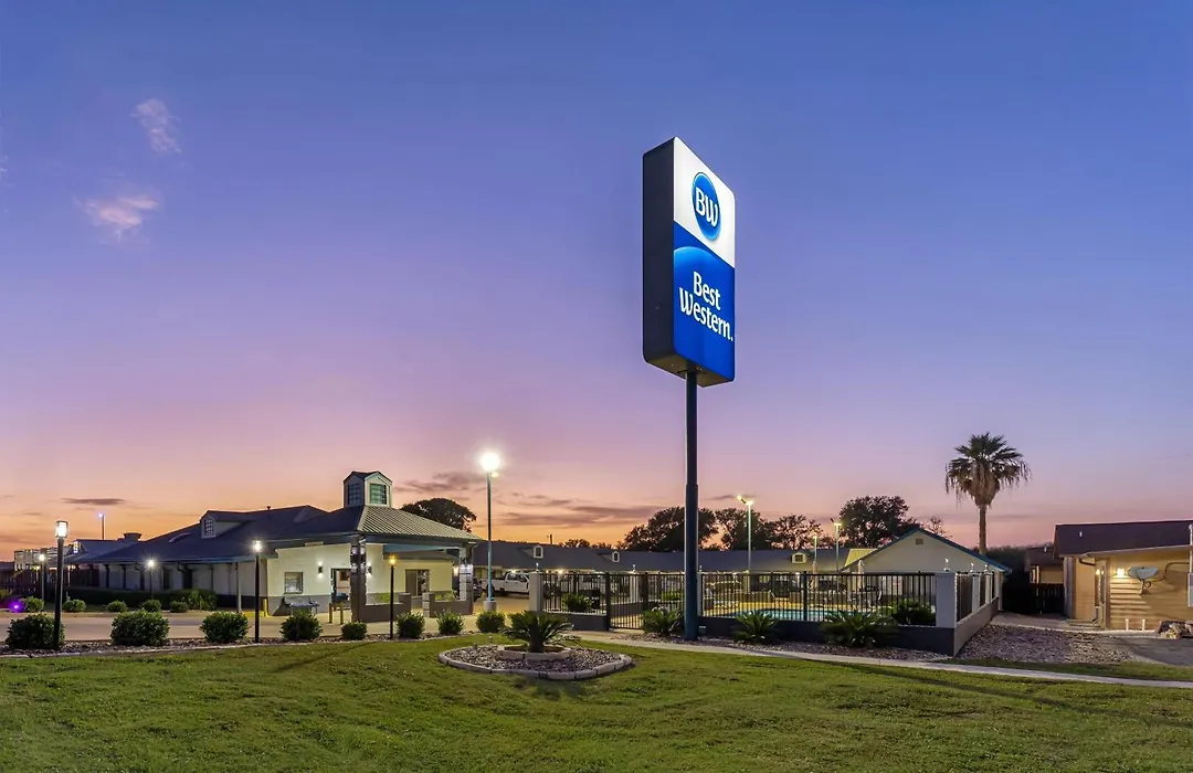 Best Western Regency Inn & Suites-1