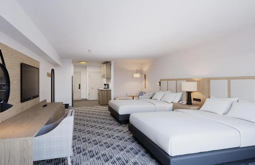 Pomeroy Inn And Suites Dawson Creek-1