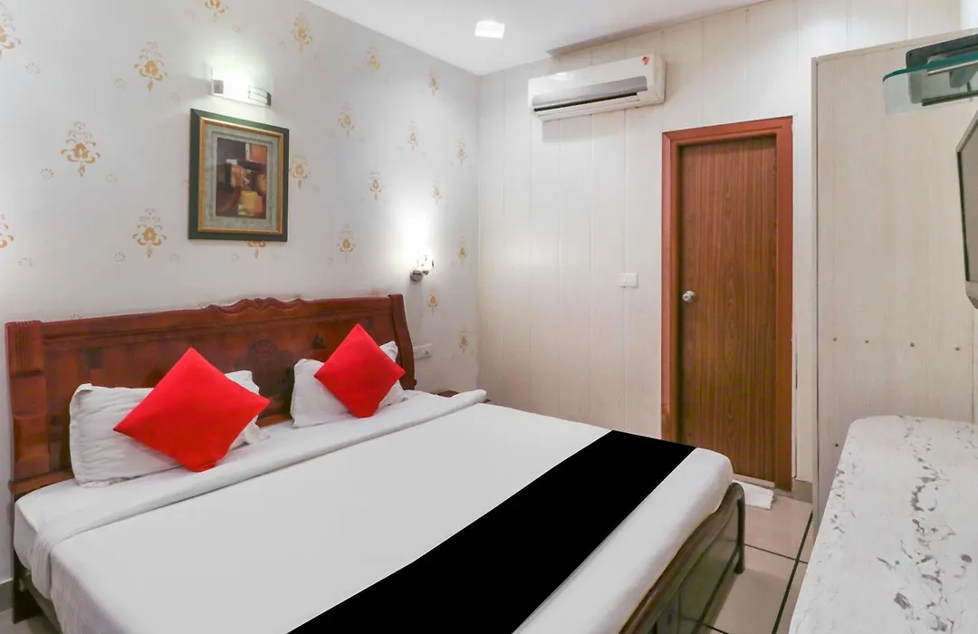 Oyo Hotel Gian Residency-1